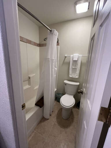 Main bathroom with tub/shower combo