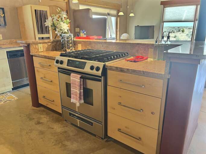 Kitchen island with built in range