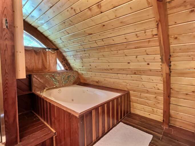 Big Tub in King Suite