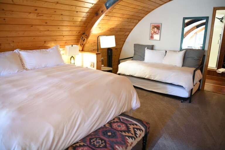 King bed and a twin day bed