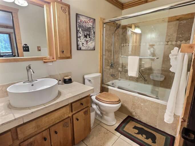 Guest Bathroom with Shower/Tub Combo