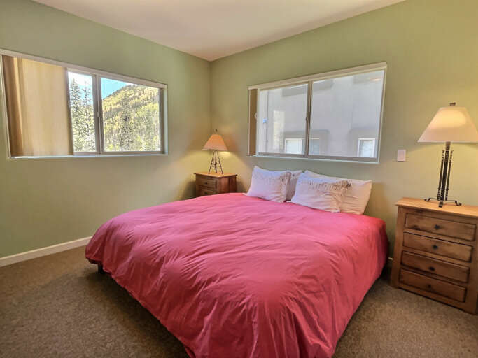 An inviting king bedroom