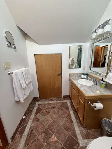 Hallway bathroom full bath