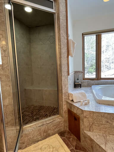 King bedroom en suite bathroom shower
