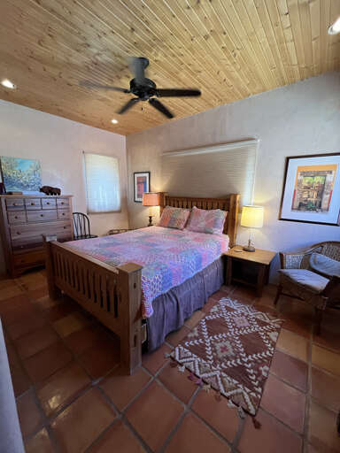 Comfortable queen bedroom