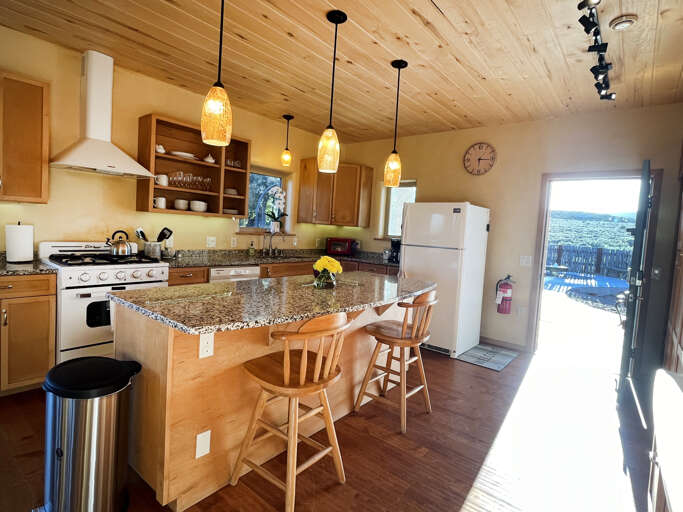 Main entry walks into the kitchen