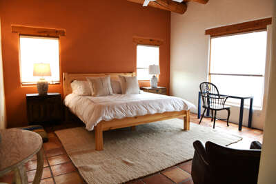 Main Bedroom w. King Bed