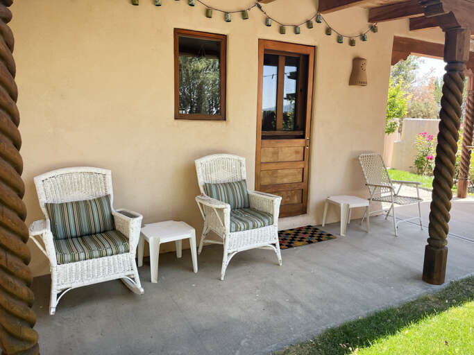 Sitting area near kitchen entry