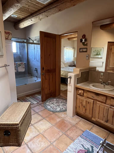 King bathroom