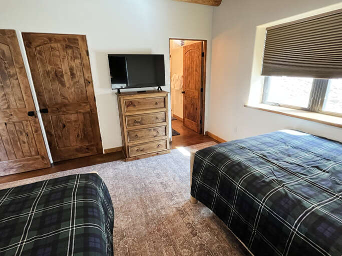 downstairs-bedroomtv2