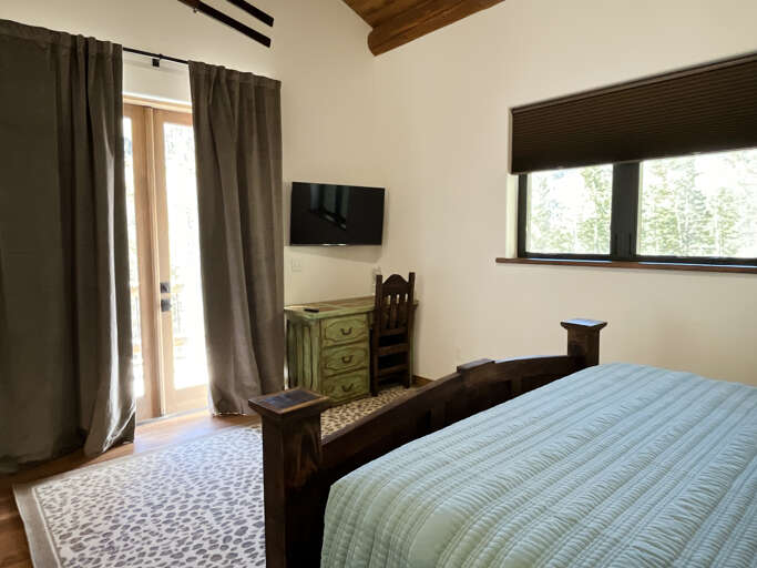 primary-bedroom2