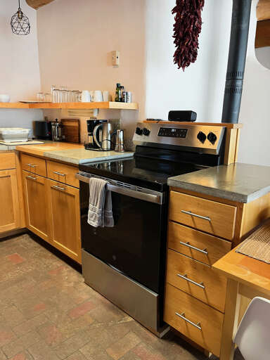 A great kitchen with everything you need to cook and prepare meals