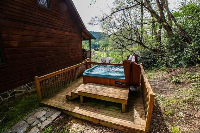 3 Bears Den Hot Tub Over Looking Views