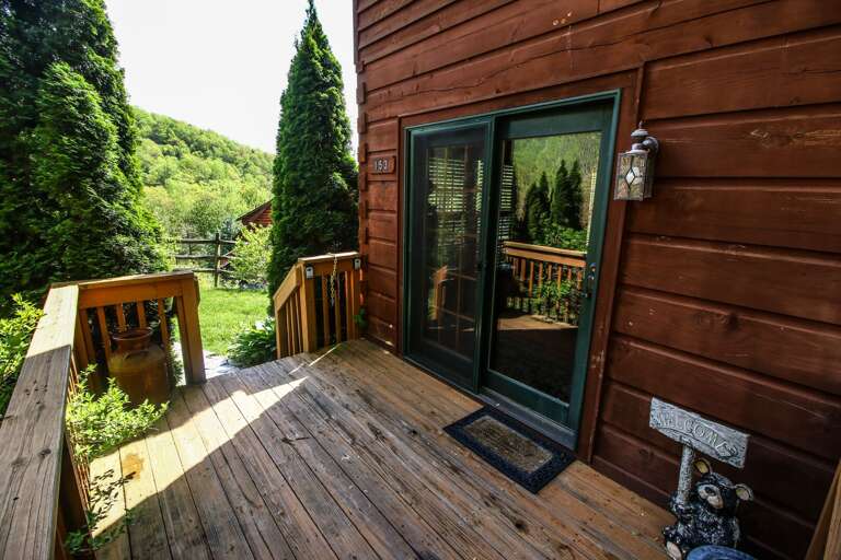 3 Bears Den Main Entrance Into Home