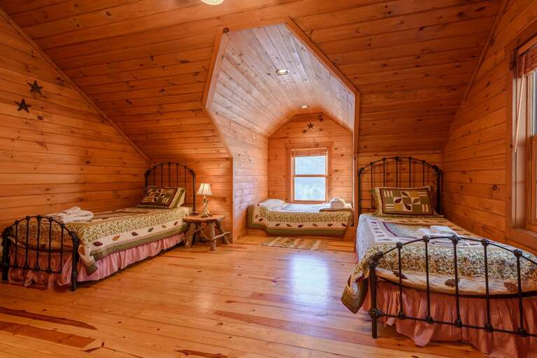 Upstairs Bedroom Lots of Sleeping Options