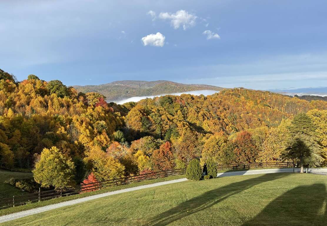 Blue Ridge Mountains 4 Bedroom Place for Rent on Vacation Vilas NC