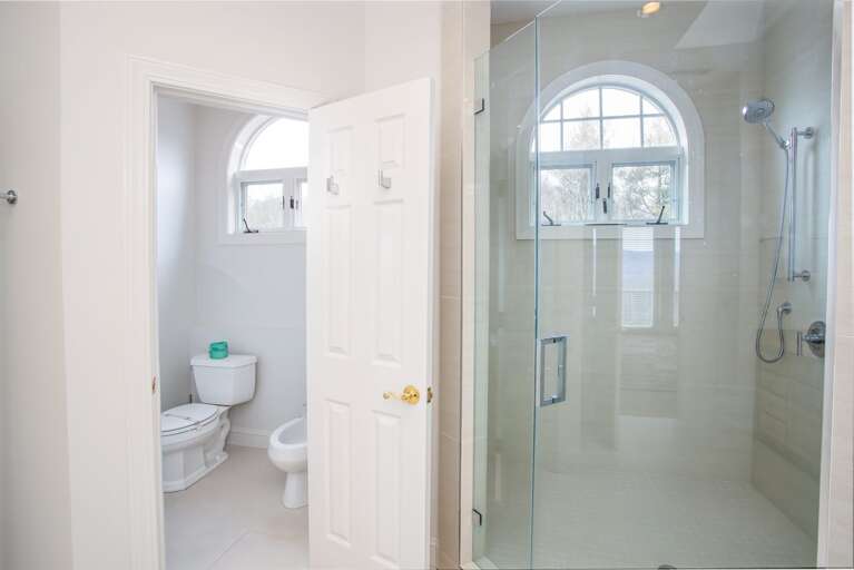 Upstairs Ensuite Master Bathroom