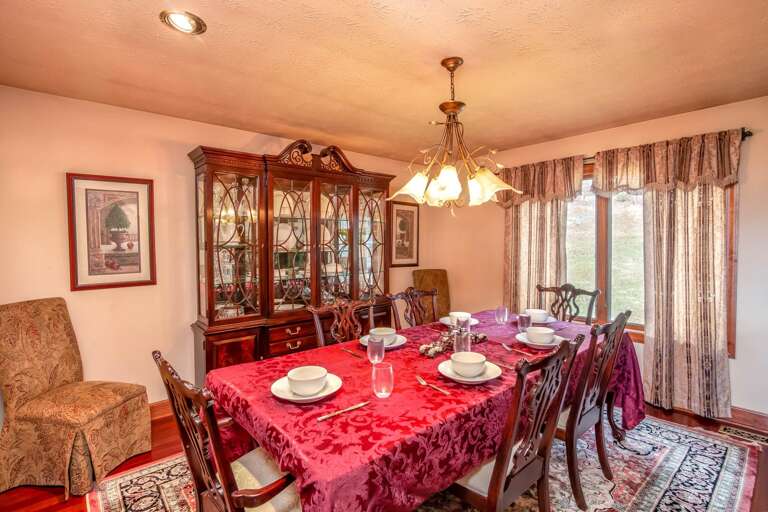 Dining Area Dining Area