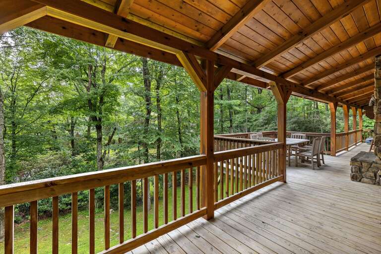 Peaceful Wooded Surroundings Peaceful Wooded Surroundings