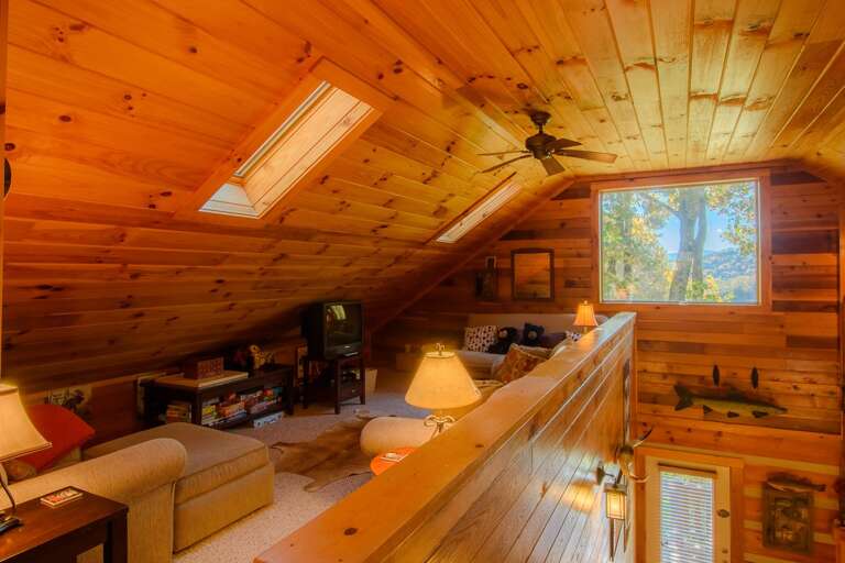 Angels Peak Loft and Vaulted Ceilings above Living Angels Peak Loft and Vaulted Ceilings above Living