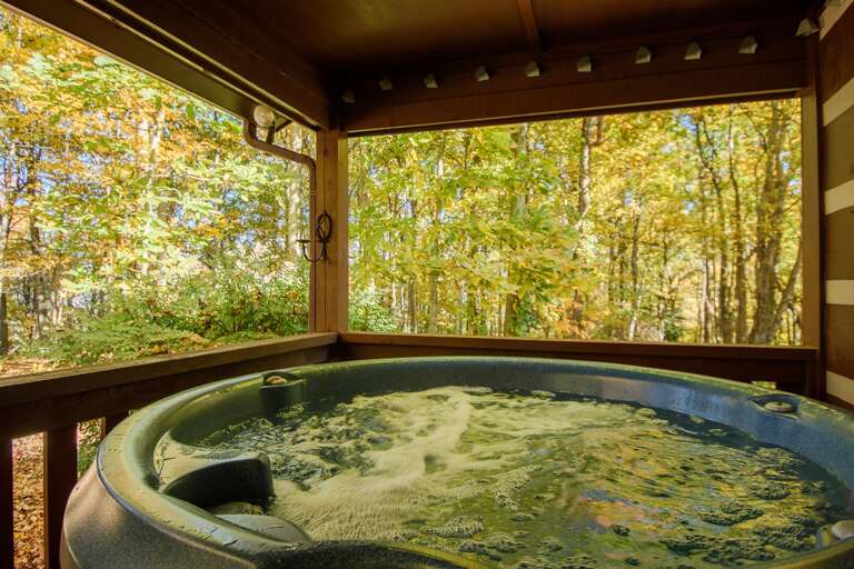 Hot Tub- Great for Relaxing! Hot Tub- Great for Relaxing!
