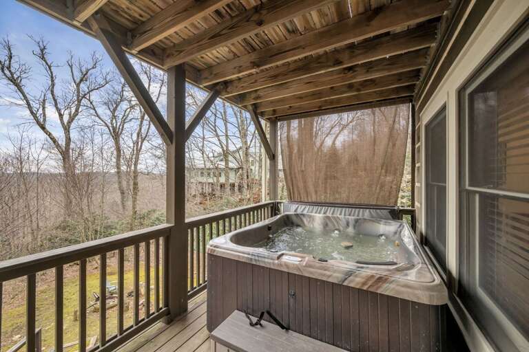 Enjoy the Hot Tub after a long of Skiing