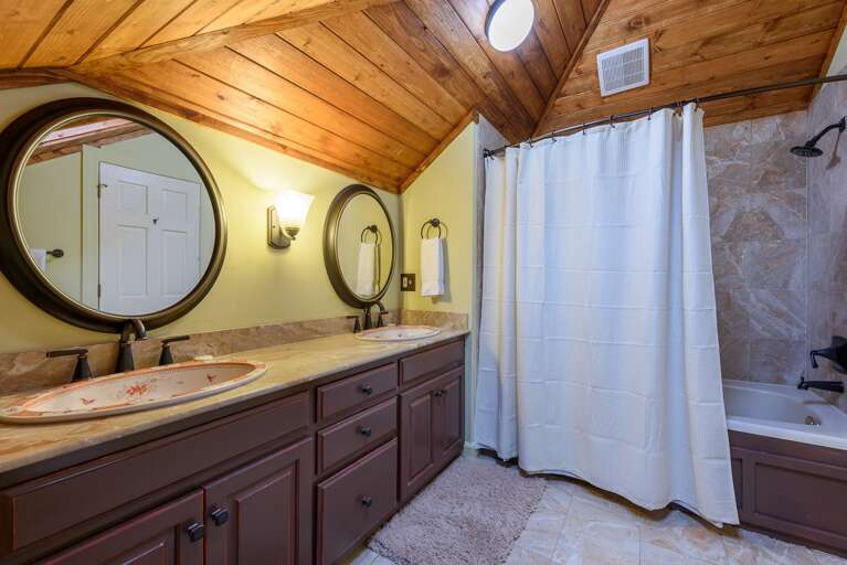 Full Bathroom in Upstairs King Suite