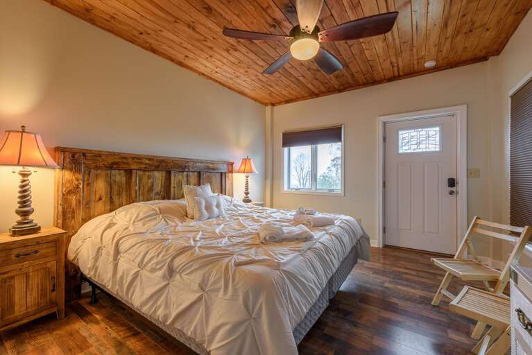 Private King Mother-in-Law Suite with HDTV and Ensuite Full Bathroom