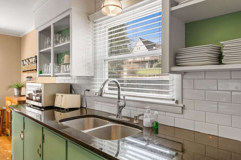 Granite Counter Tops in the Well Equipped Kitchen Granite Counter Tops in the Well Equipped Kitchen