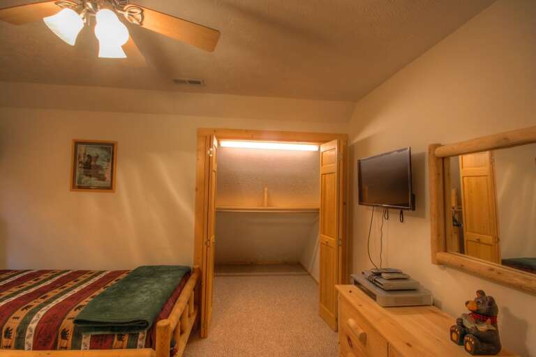 Twin Bedroom with Huge Closet and HDTV, DVD Player
