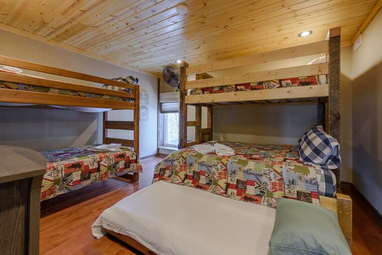 Twin over Twin, and Twin over Queen with Twin Trundle - sleeps 6