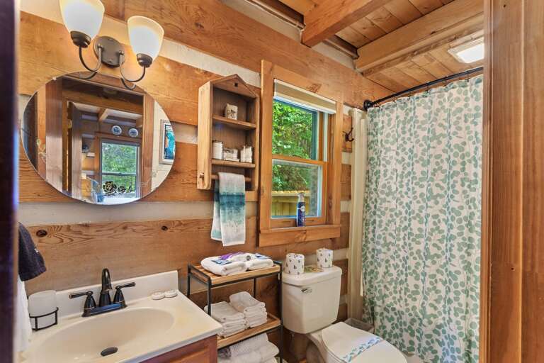 Full Bathroom on Main Level with a Tub and Shower Combo Full Bathroom on Main Level with a Tub and Shower Combo