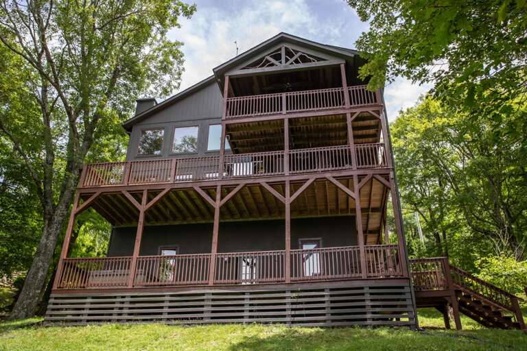 Rear exterior of Blowing Rock Retreat