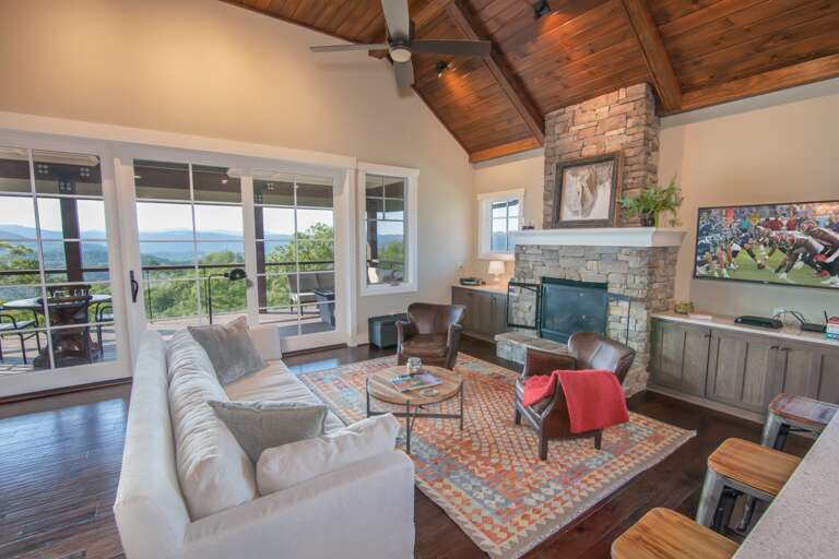 Gas Log Fireplace and HDTV in Great Room Gas Log Fireplace and HDTV in Great Room