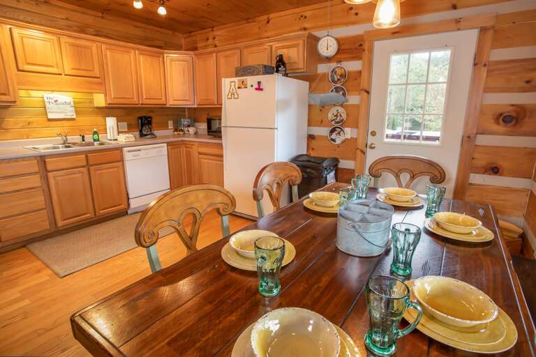 Dining Room Adjacent to Kitchen Dining Room Adjacent to Kitchen