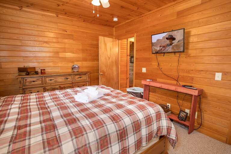 Queen Bedroom on Main Level with Flat Screen TV Queen Bedroom on Main Level with Flat Screen TV