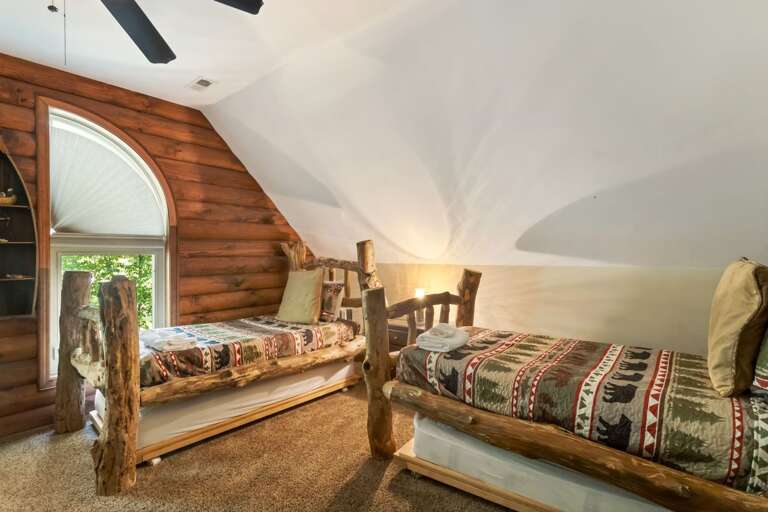 Two Twin Beds with Two Twin Trundles - sleeps 4 guests! Two Twin Beds with Two Twin Trundles - sleeps 4 guests!