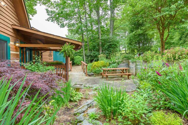 Beautiful Gardens in front Celtic Cabin