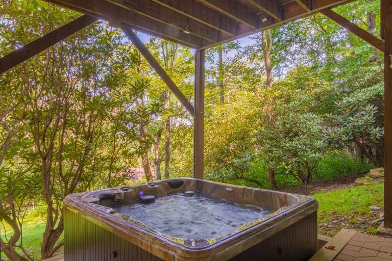 Hot Tub on Private Lower Courtyard