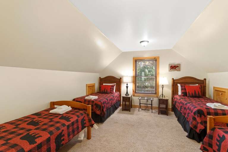 Twin Bedroom Upstairs with 4 Twin Beds