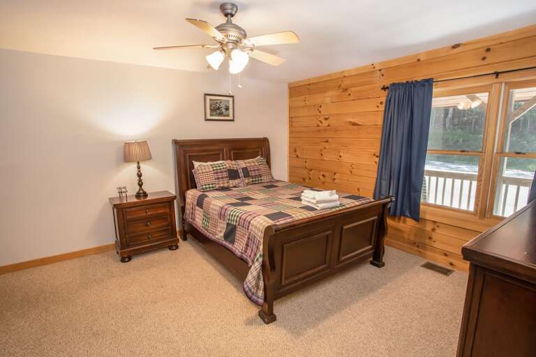Master Bedroom on Main Floor with Queen Bed