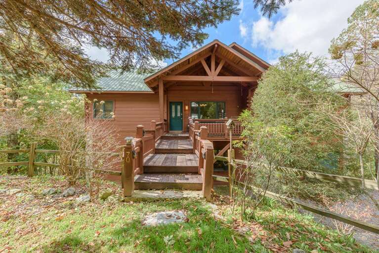 Fox Crossing has Easy Entry into Main Level