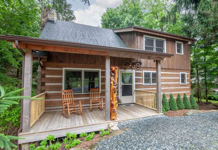 Exterior Front of Fox Haven with Level Parking and Level Entry