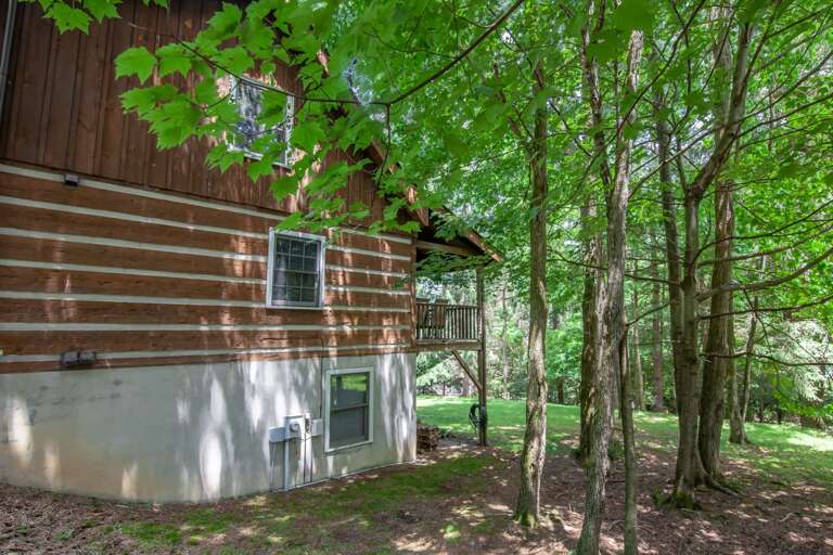 Exterior Side Picture of Fox Haven, Looking Toward Back Yard