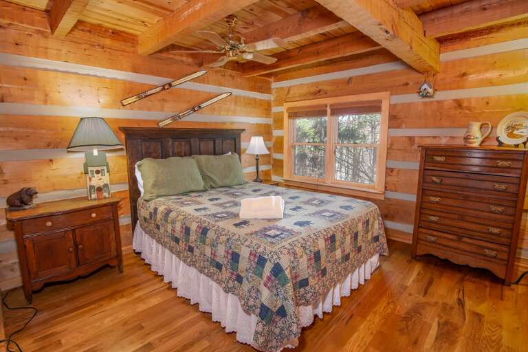 Queen Bedroom Queen Bedroom