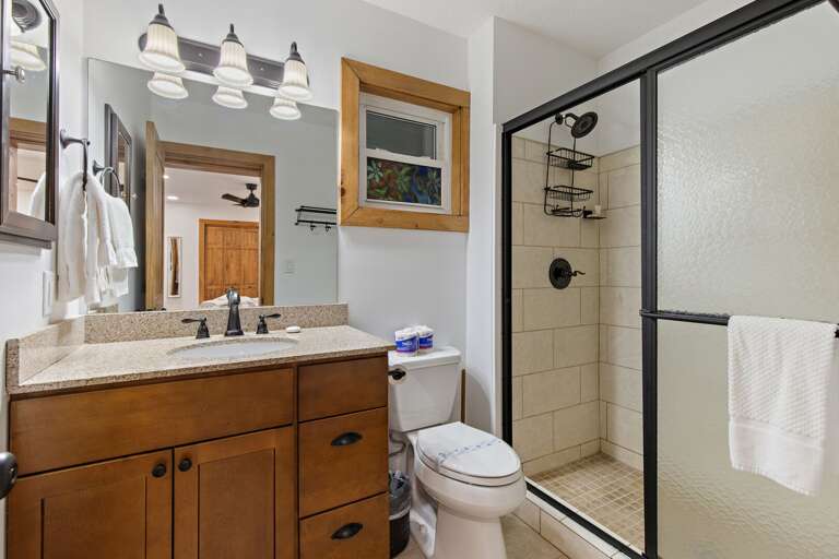 Private Ensuite Master Bathroom