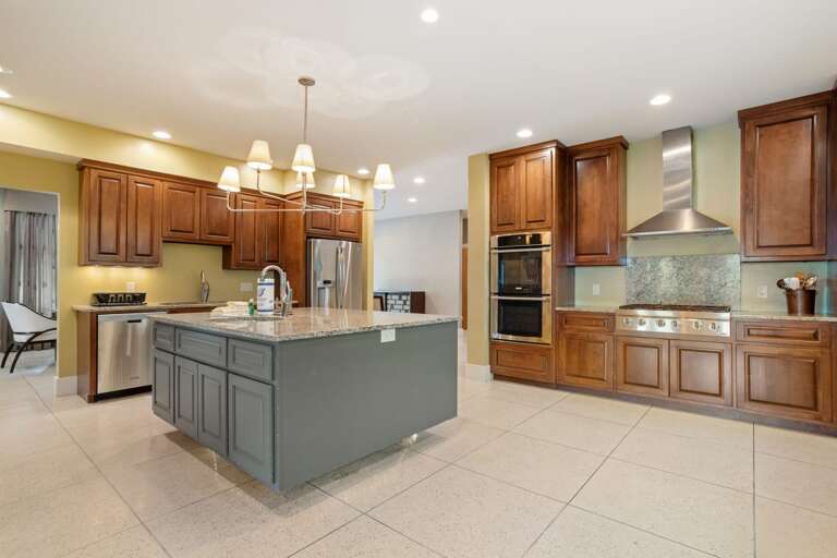 Huge Kitchen Huge Kitchen