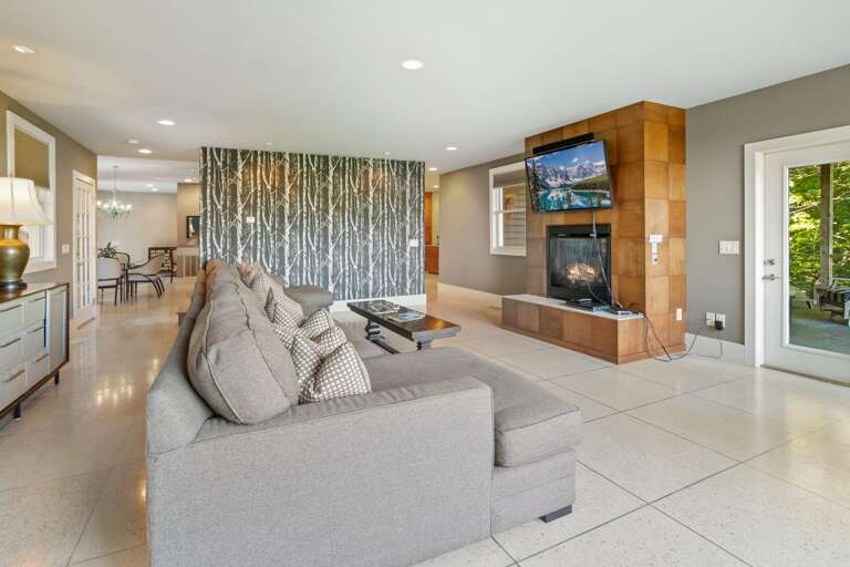 Living Room with Great Views, Fireplace, and Flatscreen Living Room with Great Views, Fireplace, and Flatscreen