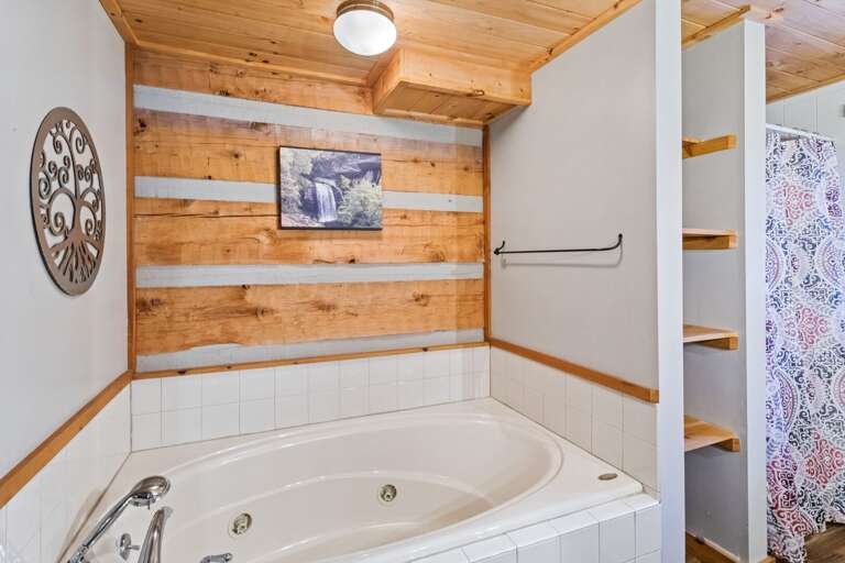 Ensuite Master Bathroom with Jetted Tub and Step in Shower Ensuite Master Bathroom with Jetted Tub and Step in Shower
