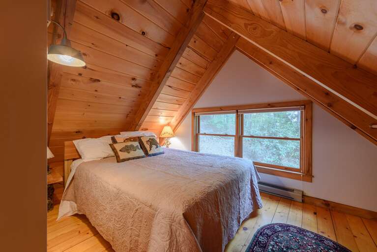 Upstairs Bedroom with Queen Bed